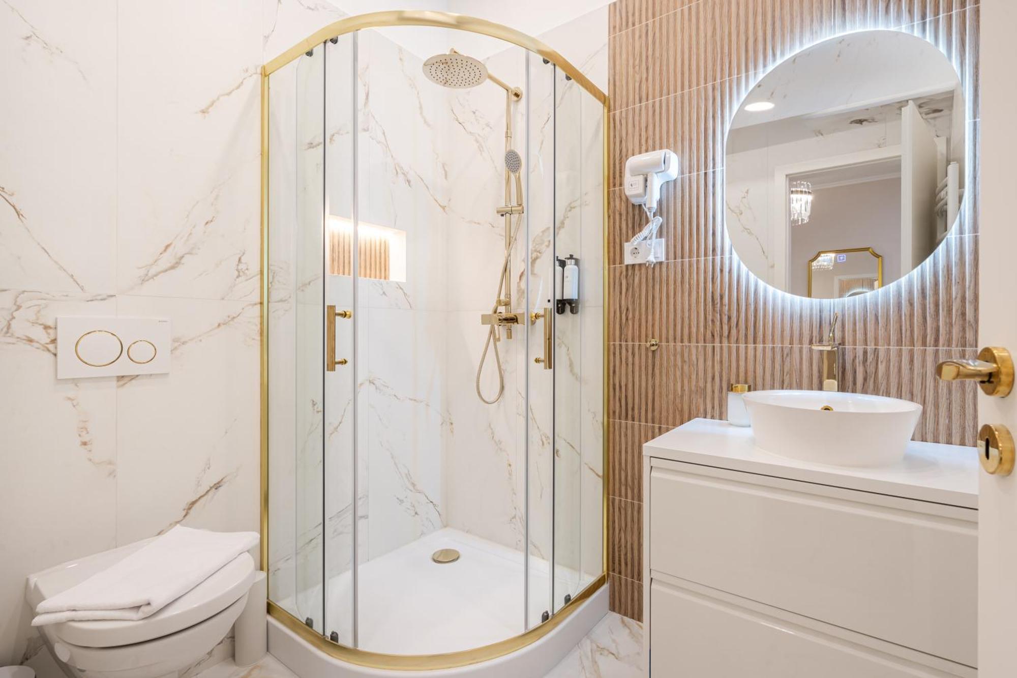 Kiraly 33 - Hidden Gem - Location By Bqa Apartamento *