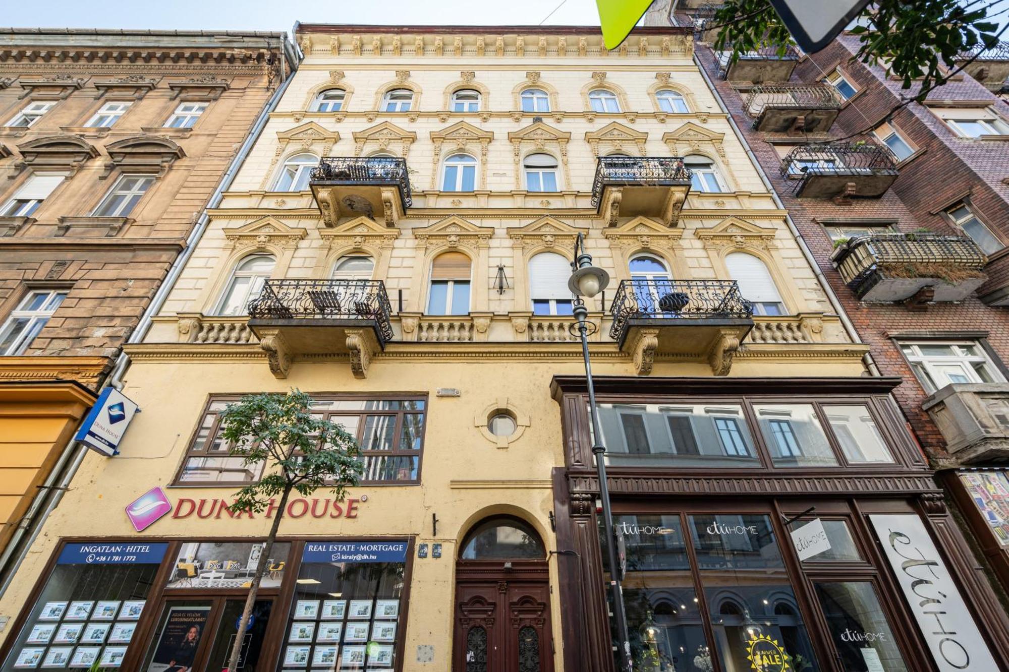 Kiraly 33 - Hidden Gem - Location By Bqa Apartamento *